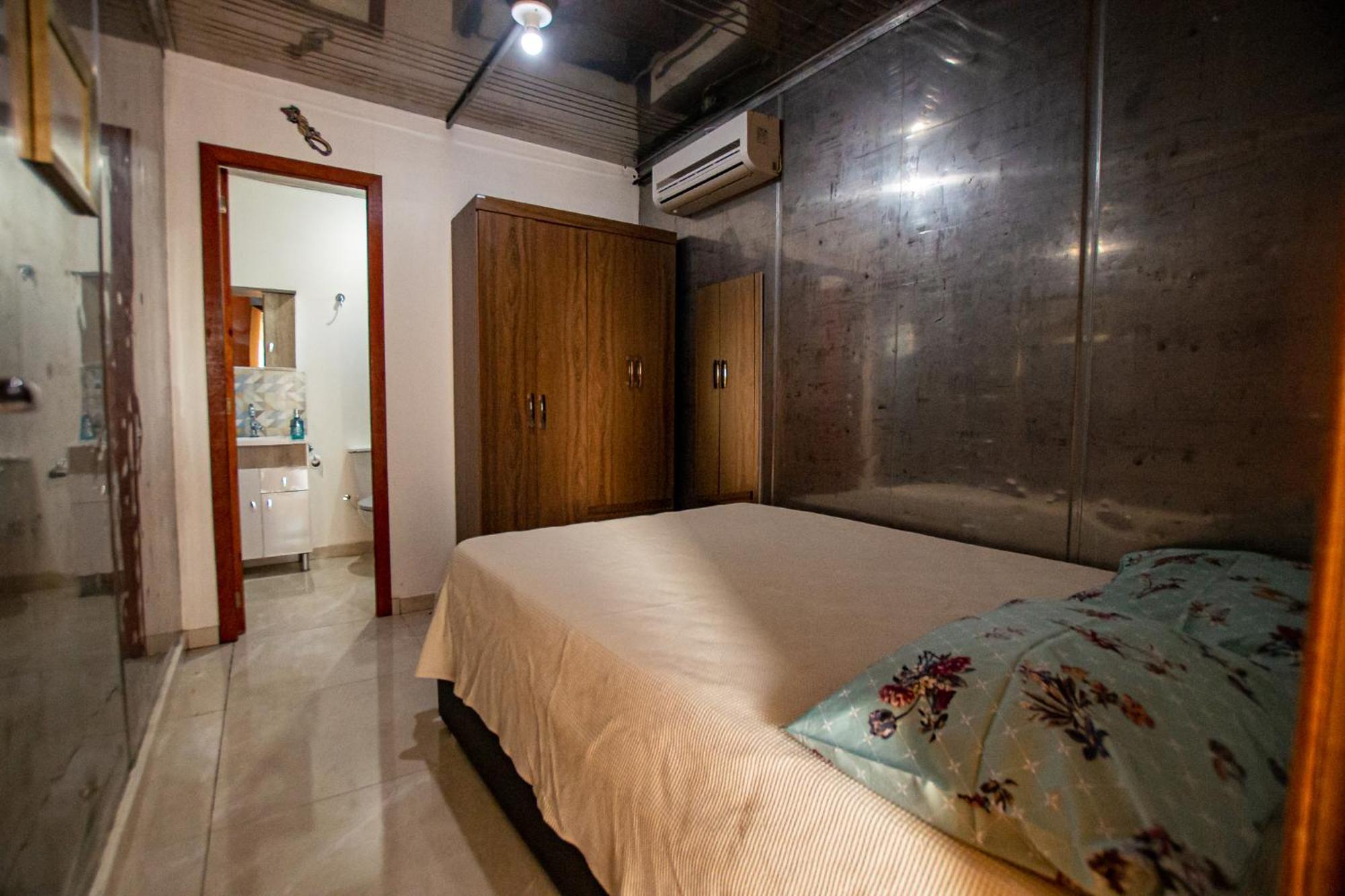 Lake View Guest House Praia do Rosa Ruang foto